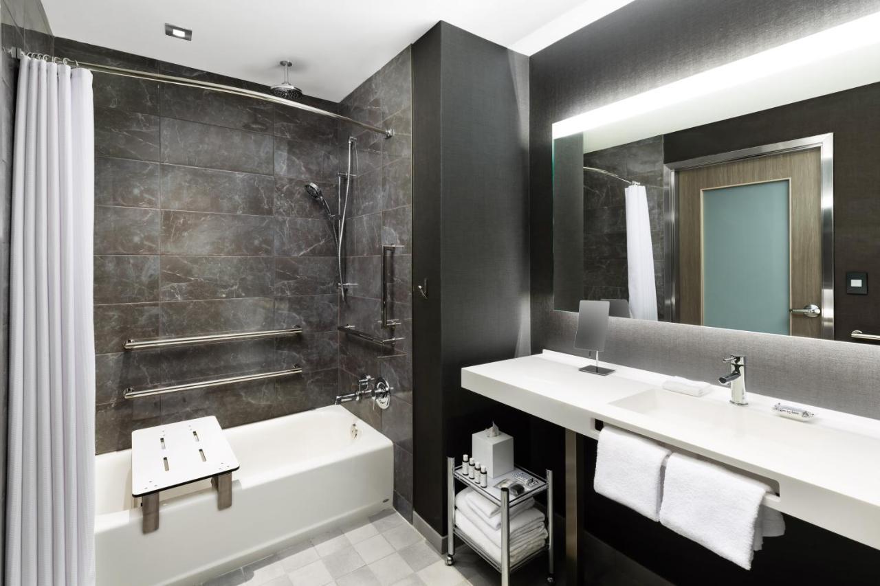 Ac Hotel By Marriott Bethesda Downtown Bagian luar foto