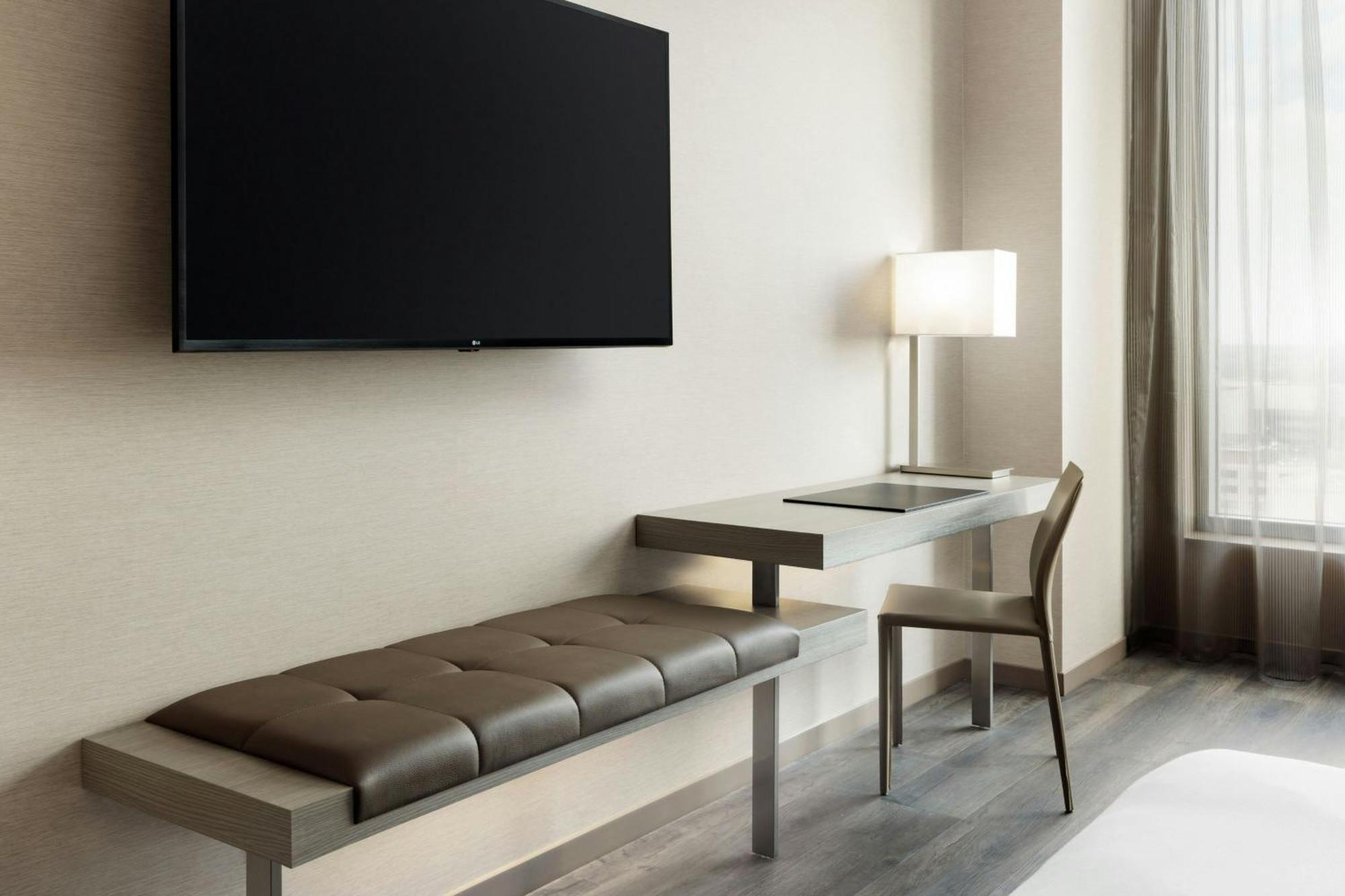 Ac Hotel By Marriott Bethesda Downtown Bagian luar foto
