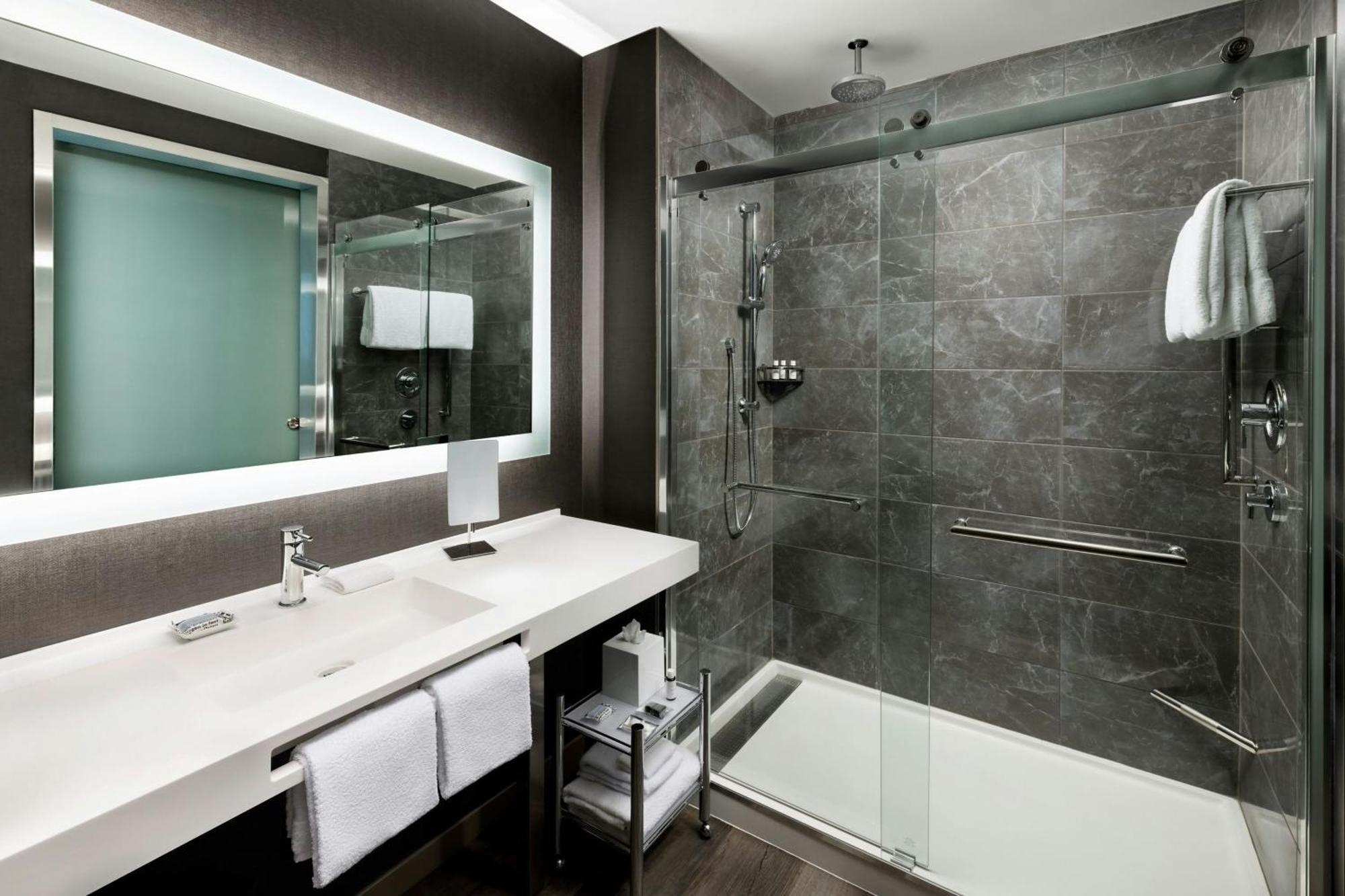 Ac Hotel By Marriott Bethesda Downtown Bagian luar foto