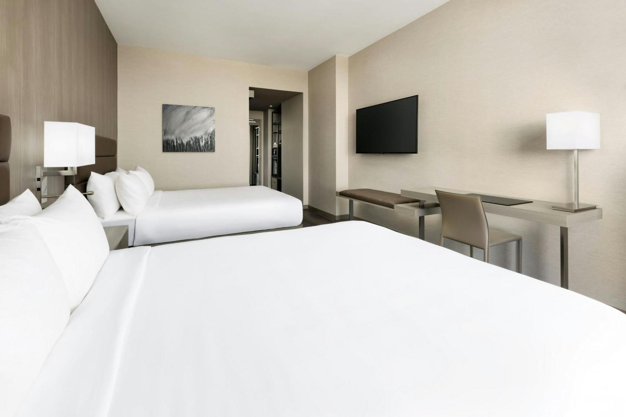 Ac Hotel By Marriott Bethesda Downtown Bagian luar foto